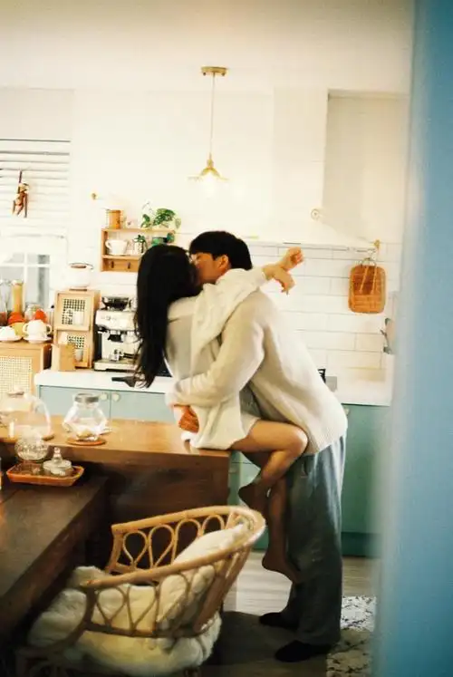 88 种情侣照 pose(情侣拍照姿势大全) - 爱知识