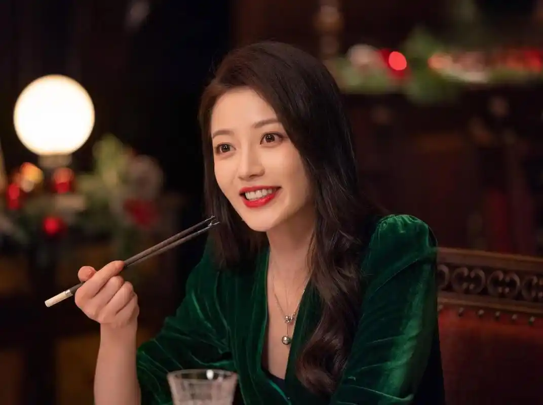 王秀竹:从《花火》到《五行世家》,她如何惊艳了娱乐圈?