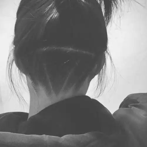 女生剃半头是什么体验?