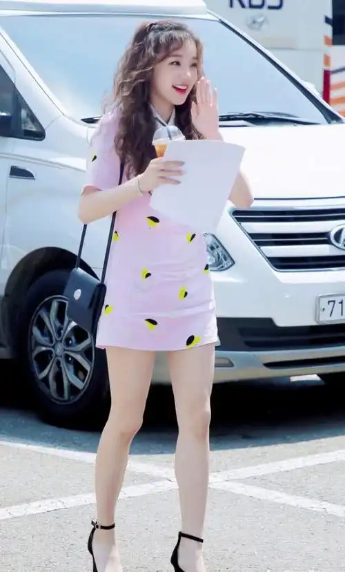 宋雨琦太不容易了,工装裤都能穿成紧身款,这到底是什么体验?