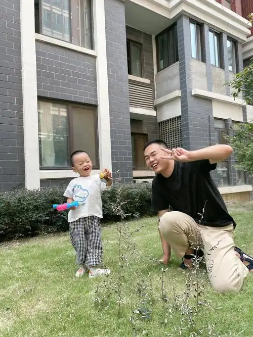与爸爸的快乐时光呀