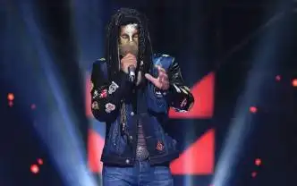 蒙面歌王(音乐纯享版)20150927 流浪者《怎么说我不爱你》