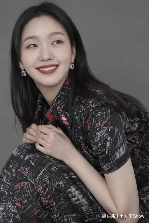 单眼皮的韩国女星金高银小眼睛美女也很舒服撩不到你算输