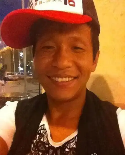 宋小宝年轻的时候十分辛苦