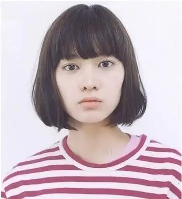 今年流行的小学生短发发型女 13款中学生短头发造型(6)