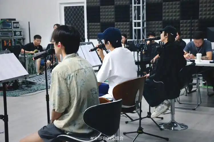 十年之约演唱会开唱在即tfboys新歌明天见