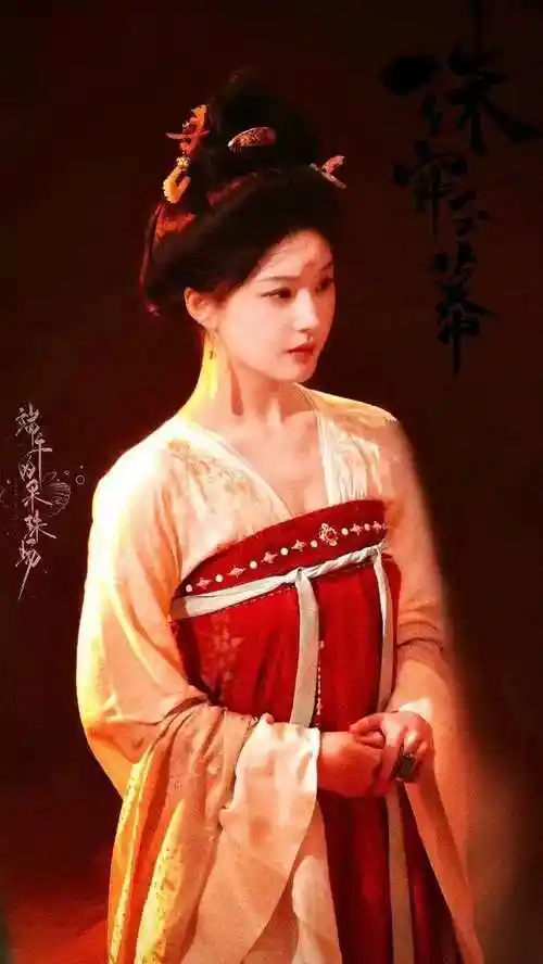 赵露思古装惊艳亮相,温婉气质与天鹅颈成焦点,新剧路透引爆期待