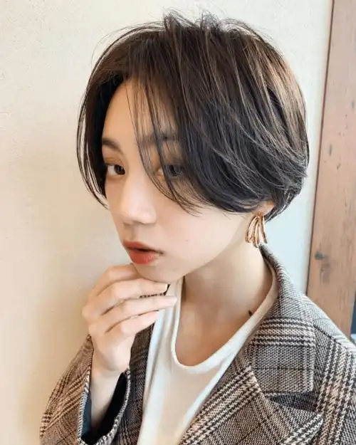 夏季必备发型,推荐2021年流行的5款利落小短发 ,减龄好打理