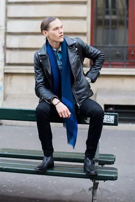 男黑色皮衣搭配什么鞋子好看 穿皮衣重要的就是帅气_天涯八卦网