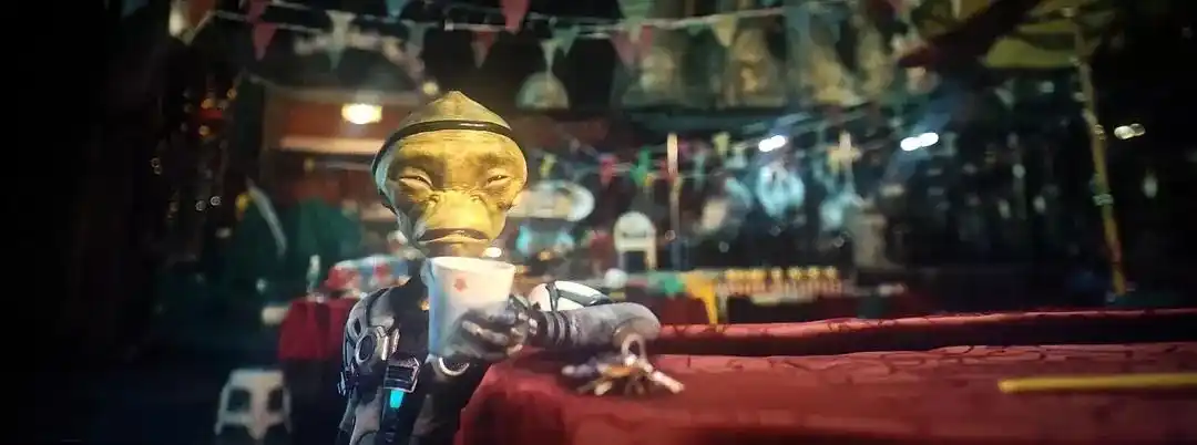 笑得脸颊疼的疯狂的外星人