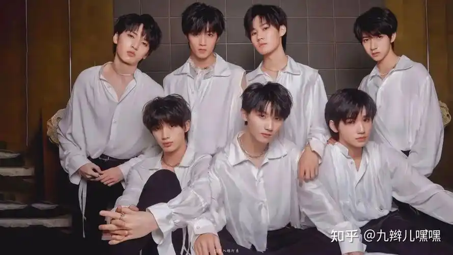 有没有人给我强烈安利一下tnt刘耀文啊啊啊啊,希望越详细越好!