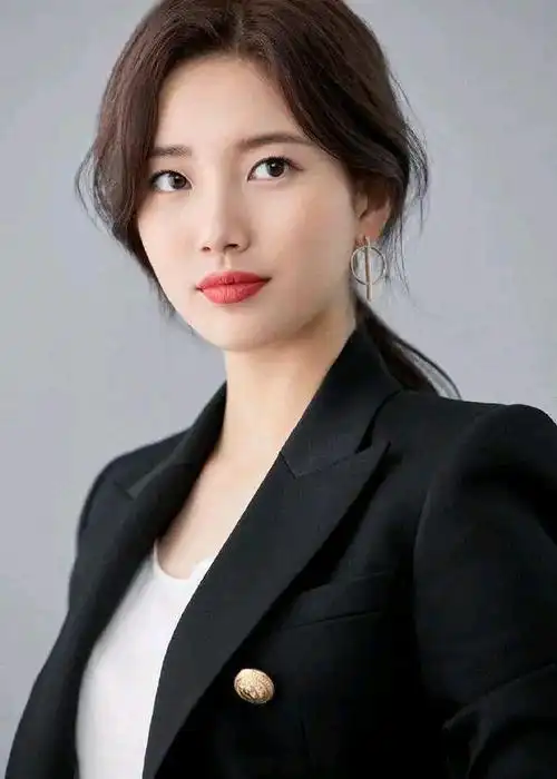 裴秀智精美壁纸:容貌精致,清新灵动!