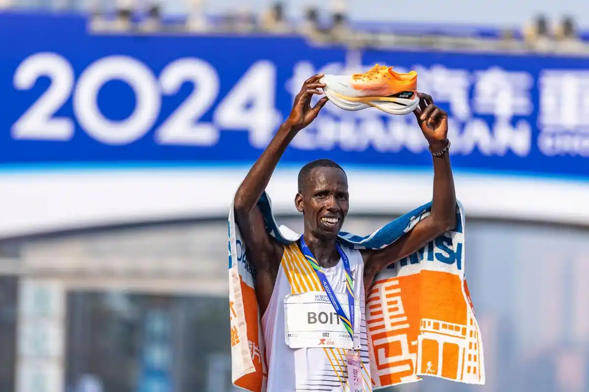 既赚人气又赚钱重庆马拉松做对了什么