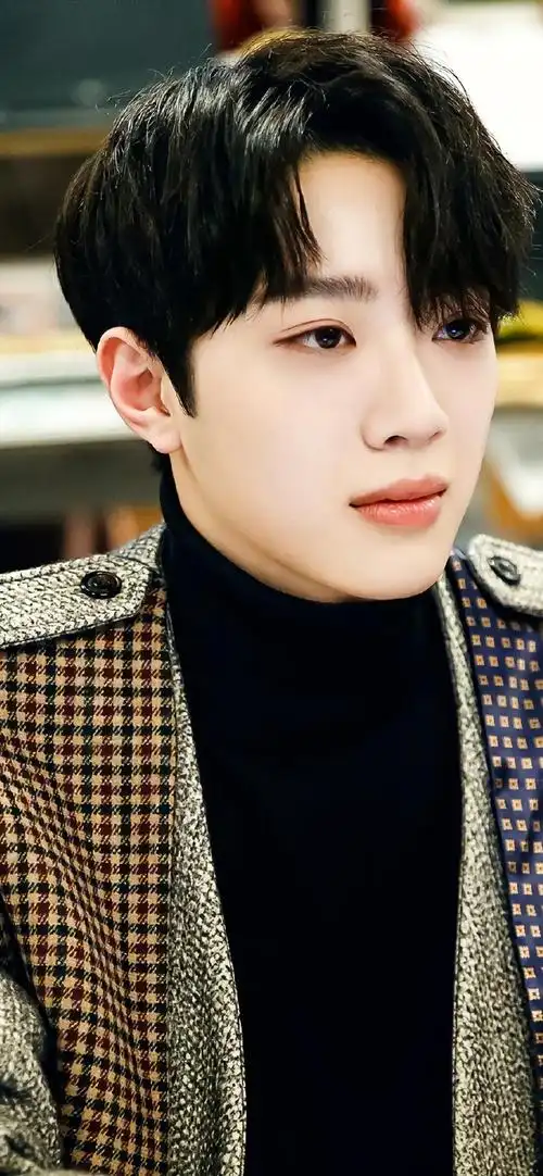 帅多赖冠霖手机壁纸库更新啦