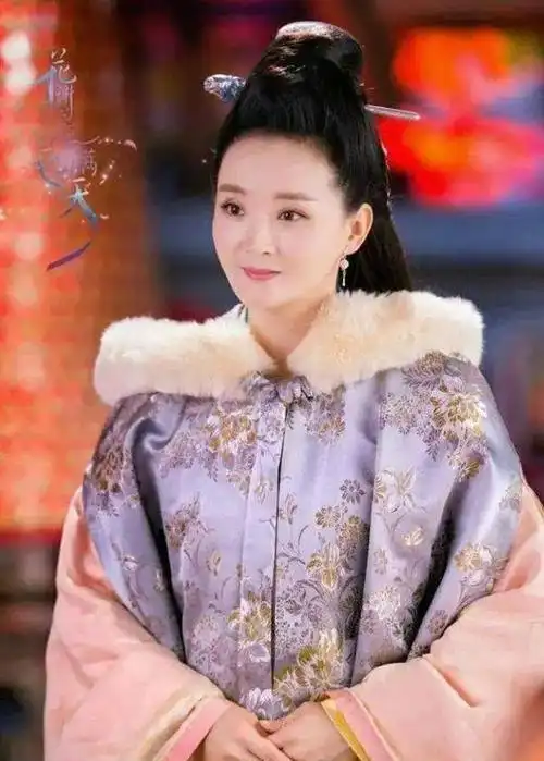 王艳46岁再演古装剧,没有了晴儿的清纯,但整个人气质十分素雅!