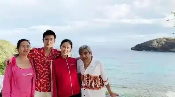 里与张若昀母子情深,41岁未婚的她,活出自己的幸福|演员|赵柯|黄圣依