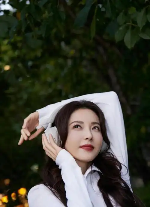 曾黎,江疏影和温碧霞_网易订阅