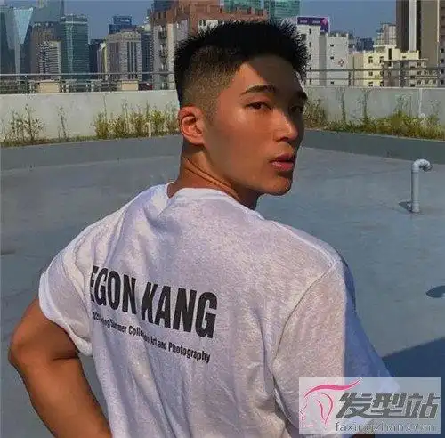 短寸飞机头正流行酷帅清爽不挑人