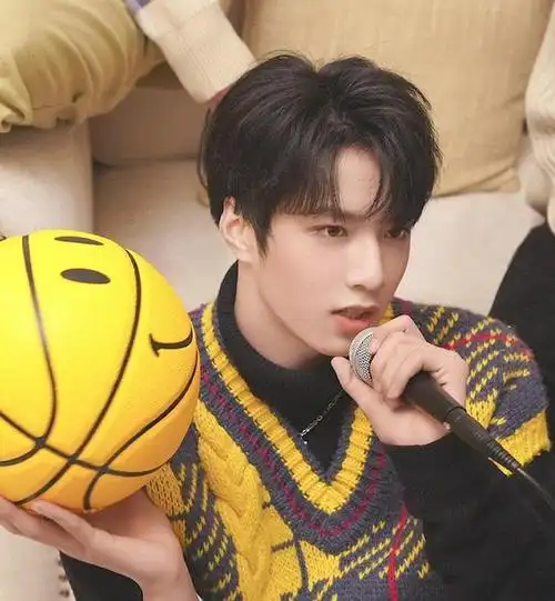 刘耀文图片:弟弟这盛世美颜啊