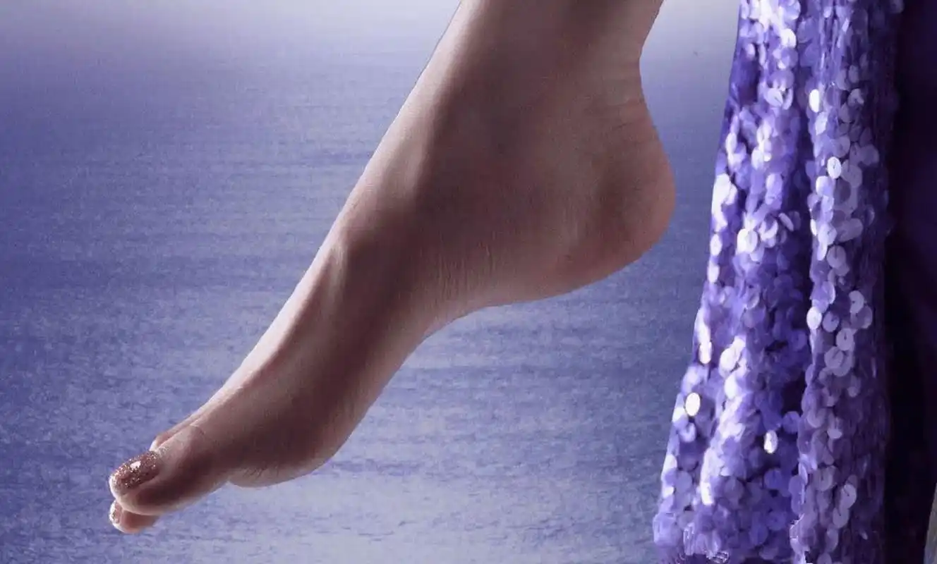 杨超越光足超高清,如诗如画,美不胜收.