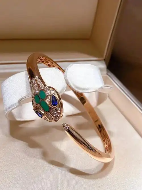 bvlgagi宝格丽蛇形手镯孔雀石蓝宝石眼