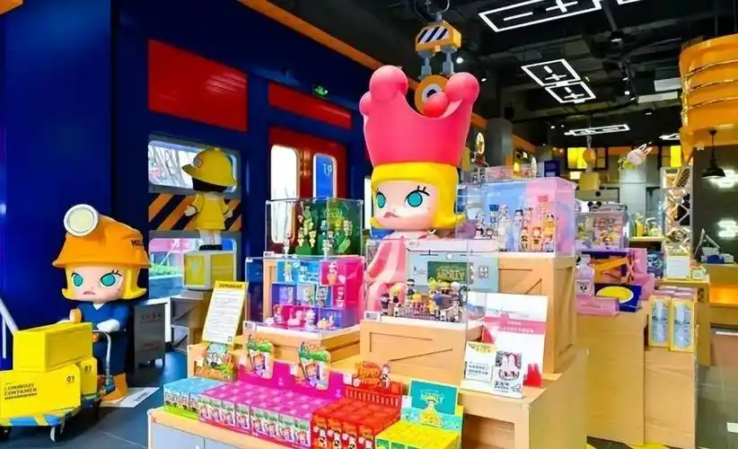 当时泡泡玛特的效益已经入不敷出,团队面临着随时解散的风险.