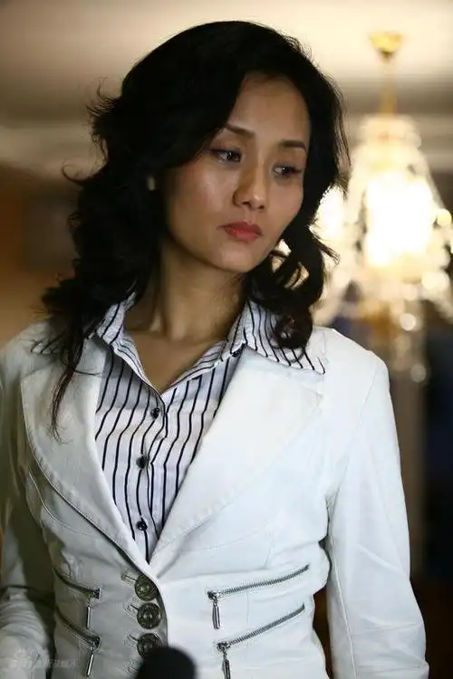 p>李颖,1966年4月15日出生于上海市,中国内地女演员.