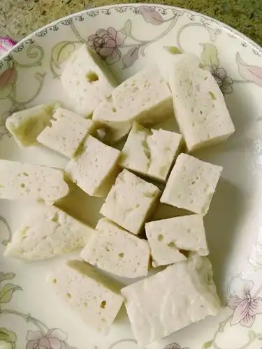 小雨姐姐的手艺做的自制鱼豆腐