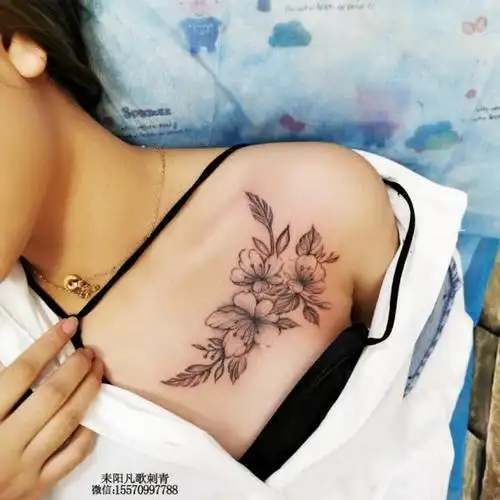 锁骨素花_纹身吧社区 - 纹身大咖