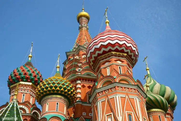 俄罗斯"最精美"的教堂,宛如彩色梦幻城堡,是该国最火旅游地标_建筑