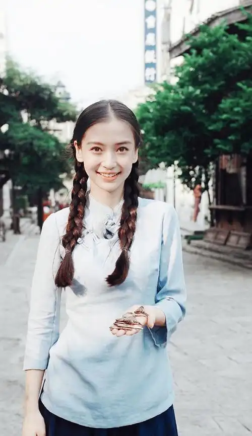 原创9位女星民国风麻花辫造型杨紫甜美上热搜周也赵露思都仙气爆棚