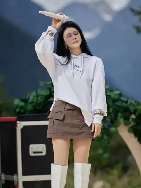 袁娅维学跳舞演我