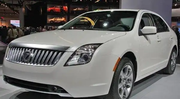 斜着三撇是什么车标志三个斜杠的车标图片