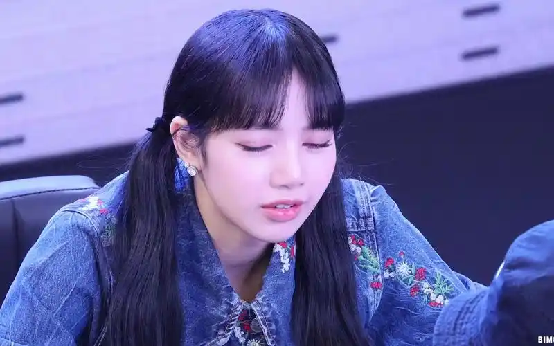 blackpink "lisa" happy moments