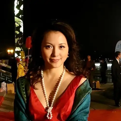 主持人梦桐:与富商结婚19年零绯闻,今47岁风韵犹存