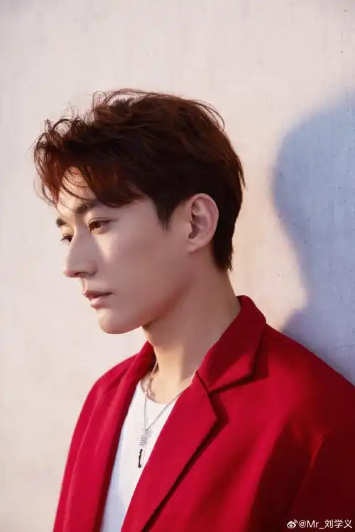 刘学义家中迎来新成员可爱小狗狗小歪成家庭新宠