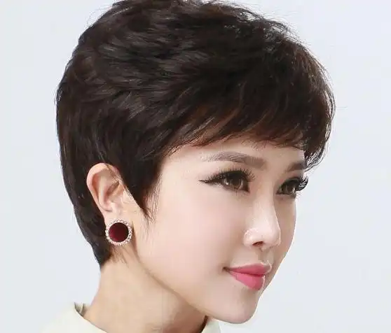 50岁女人,换发型别跟风!尤其是这3种,看似流行但显老,不精神