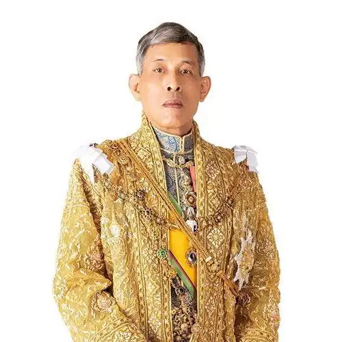 泰国王室发照庆祝国王67岁生日!泰王沉迷于后宫,王后不想演戏了