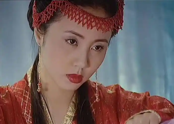 奇思妙想的90年代古装剧造型:满天星,苹果网,插扇子,插筷子_头饰_蓝色