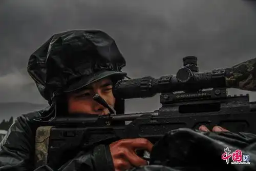 武警某部狙击集训特写:24小时"生死对决" _ 图片中国_中国网