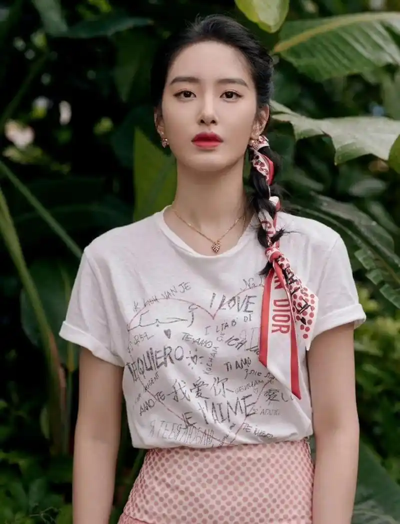 杨采钰 长相偏成熟女人味的女生,又喜欢法式轻熟穿搭的,一定要看杨采