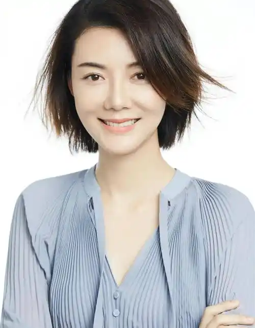 车晓40岁依旧靓丽,这样的身材保持的真好,电眼迷人,知性惑人_生活