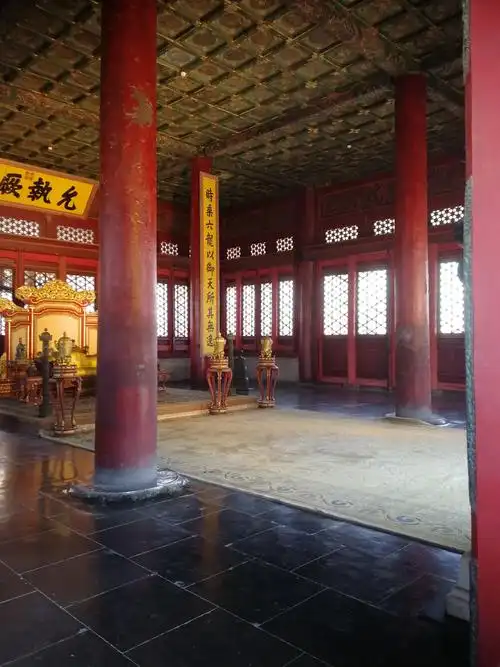 这就是中和殿里面皇帝的座.