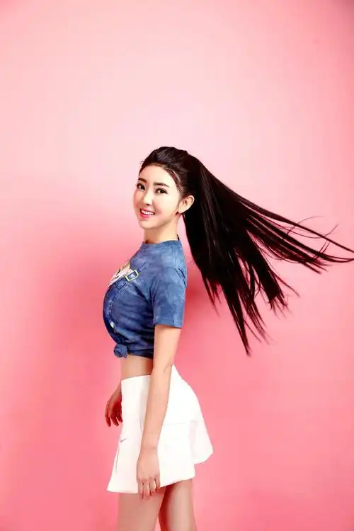 《最亲爱的你    》是歌手任妙音演唱的歌曲,祁隆作词,祁隆,潘信燃