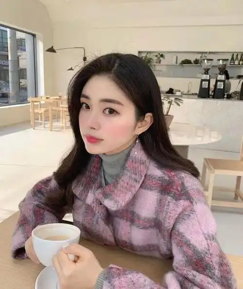 新标题:瞬间改变造型!2021最火"胎毛刘海"教你吸睛