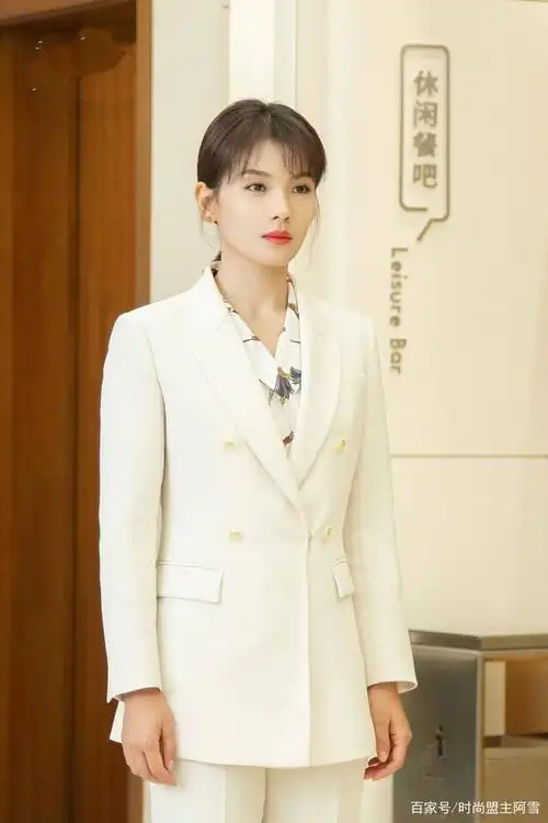 从《欢乐颂》中的安迪到《我是真的爱你》中的萧嫣,刘涛真的是承包了