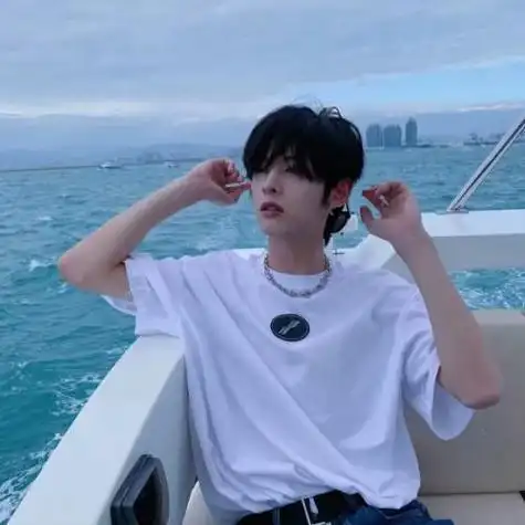 帅哥图片头像成熟霸气