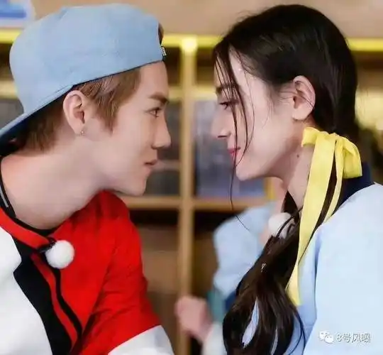 关晓彤鹿晗第n次被传领证,分手.二人的恋情为何屡遭编排?