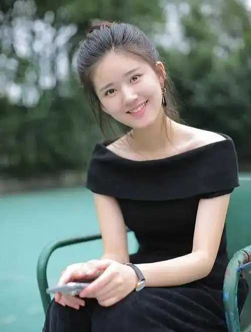 人美心善赵露思:顶着汪涵女儿身份出道,实则是财阀大小姐?3-度小视