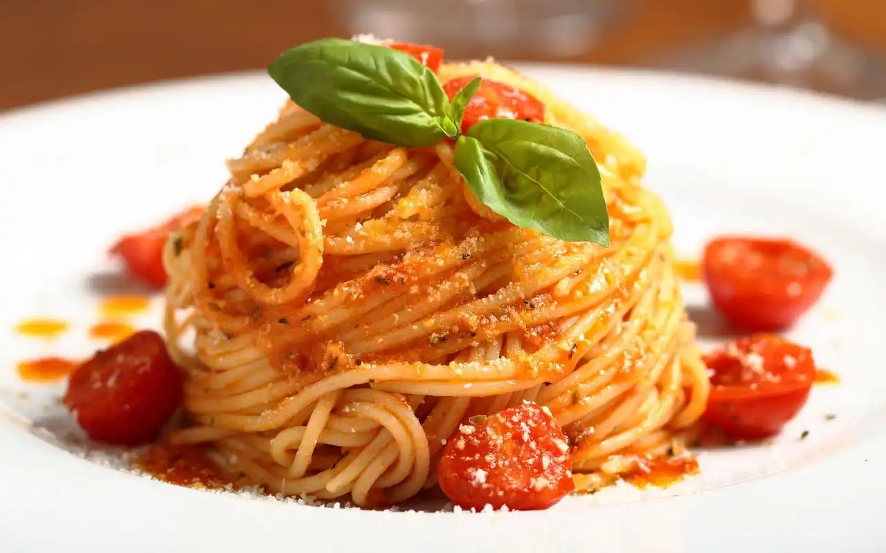 美食意大利面图片高清电脑壁纸